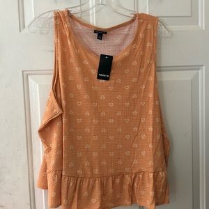 TORRID TEXTURE KNIT RUFFLE CROP TOP: PEACH BLOOM: NEW WITH TAGS: SIZE 2